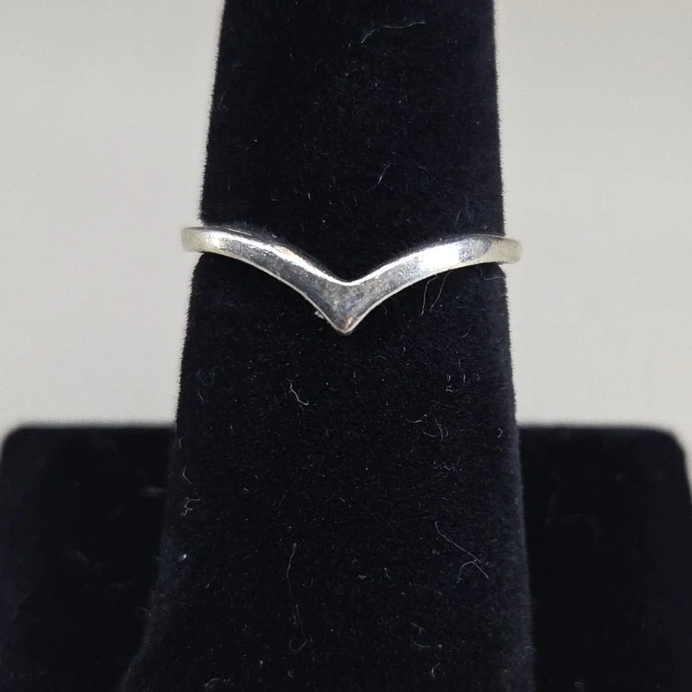 Silver Tone Deep Wishbone V Shape Chevron Stacking Ring Size 8 Whimsy‎ Goth